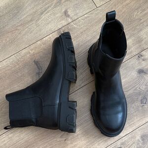 Urban Outfitters Black Chunky Chelsea Boots